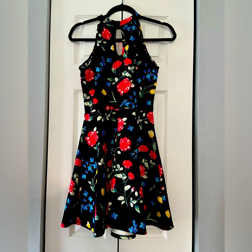 No boundaries black floral dress size 7-9 - Picture 2 of 11